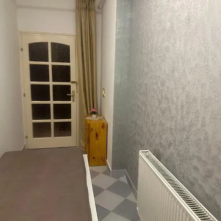Privatunterkunft 布达佩斯苹果酒店 Budapest