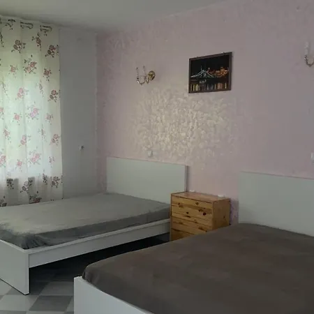 布达佩斯苹果酒店 * בודפשט