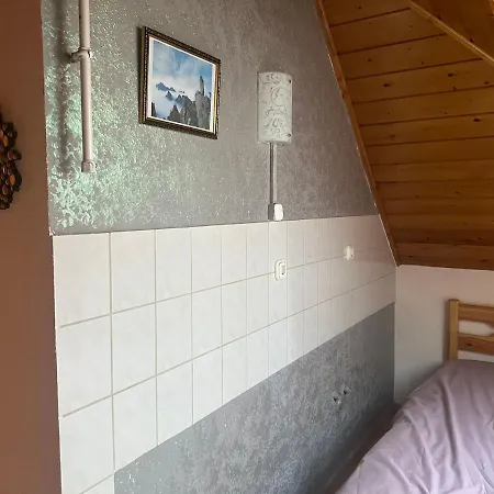 布达佩斯苹果酒店 בית אירוח