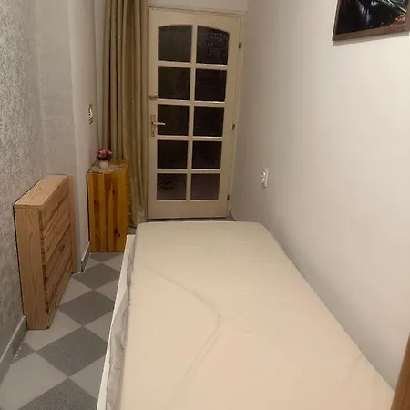 布达佩斯苹果酒店 בית אירוח *